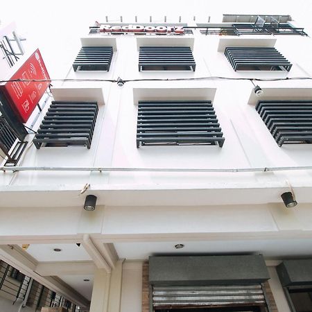 Hotel Reddoorz Near Pasay Taft Esterno foto