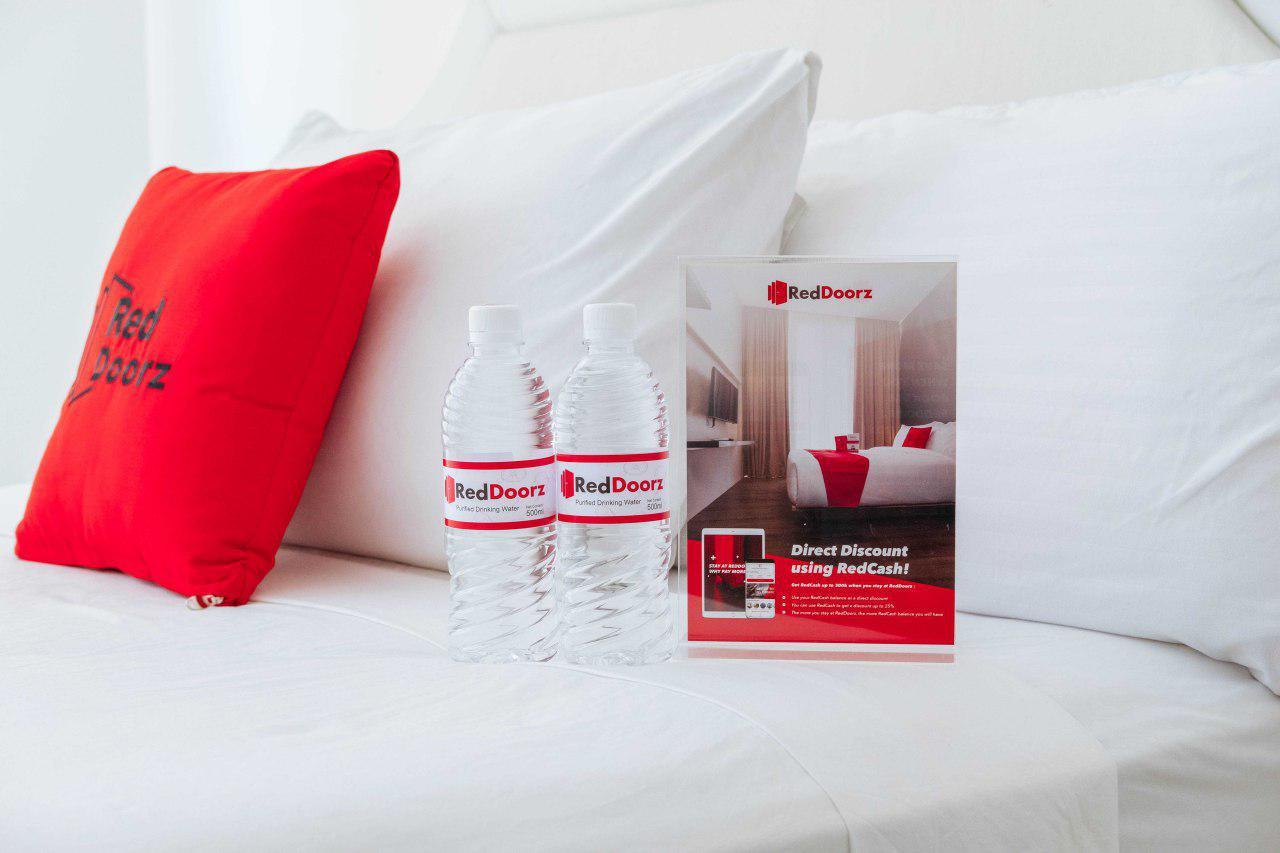 Hotel Reddoorz Near Pasay Taft Esterno foto