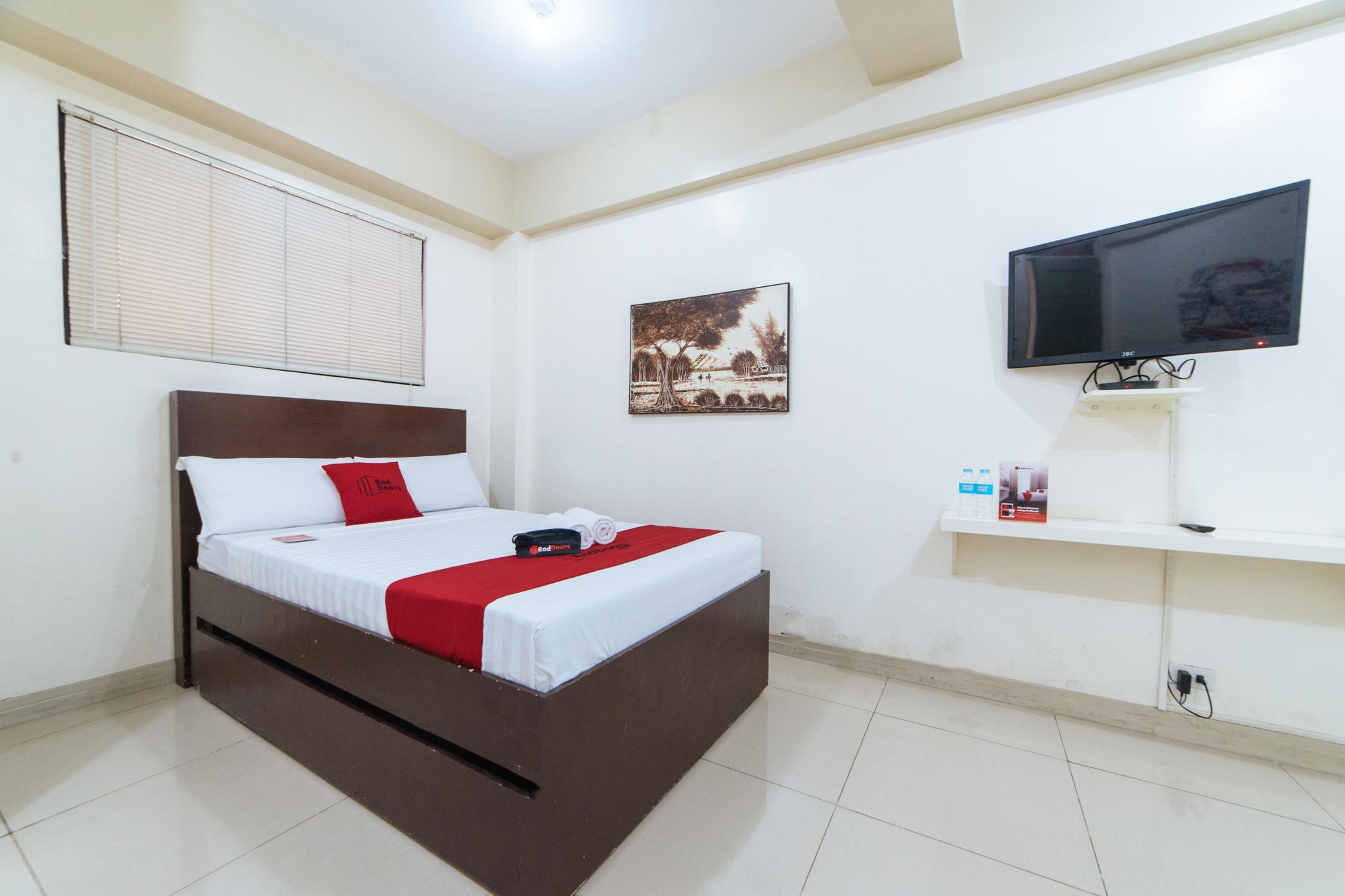 Hotel Reddoorz Near Pasay Taft Esterno foto