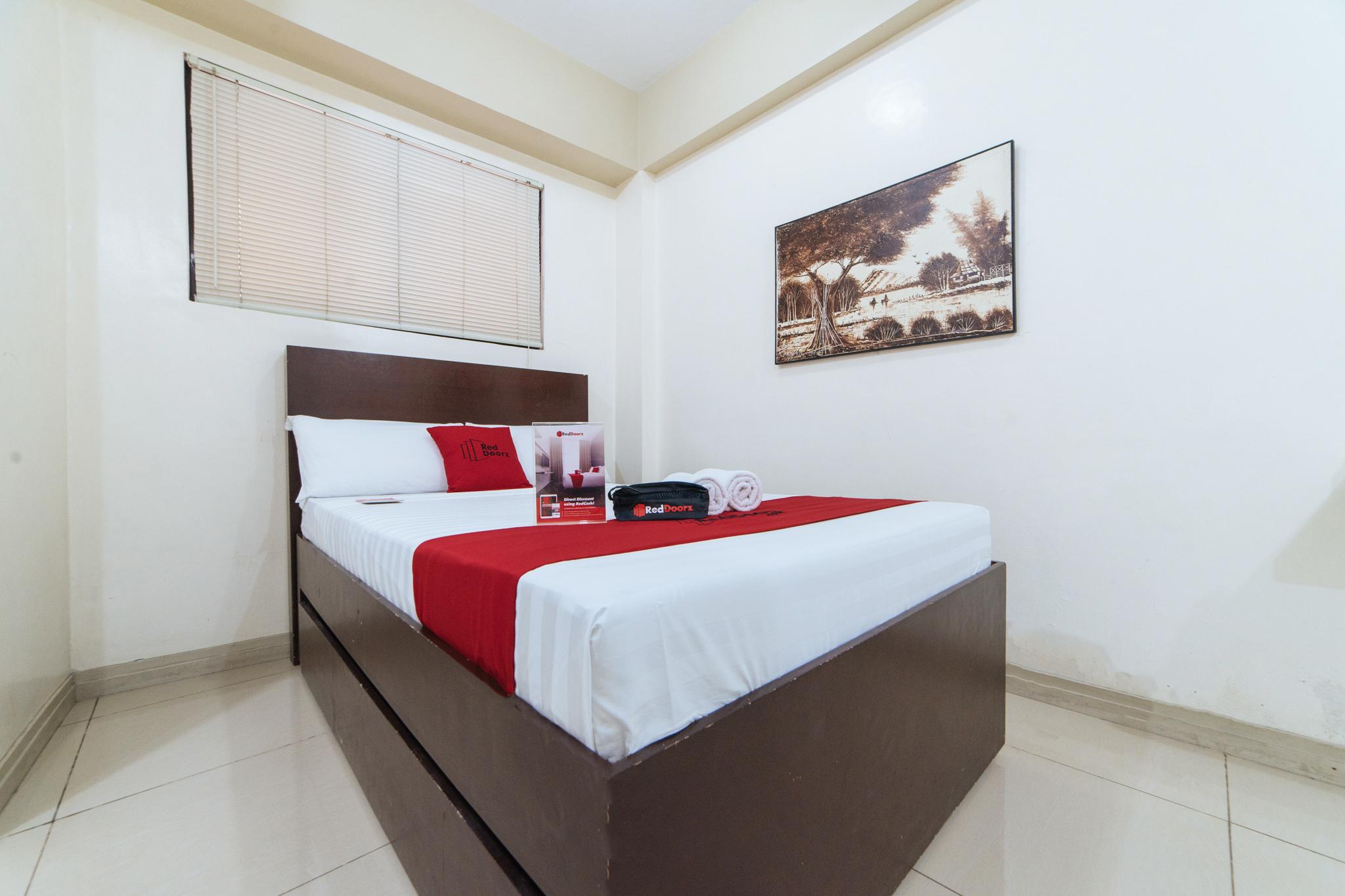 Hotel Reddoorz Near Pasay Taft Esterno foto