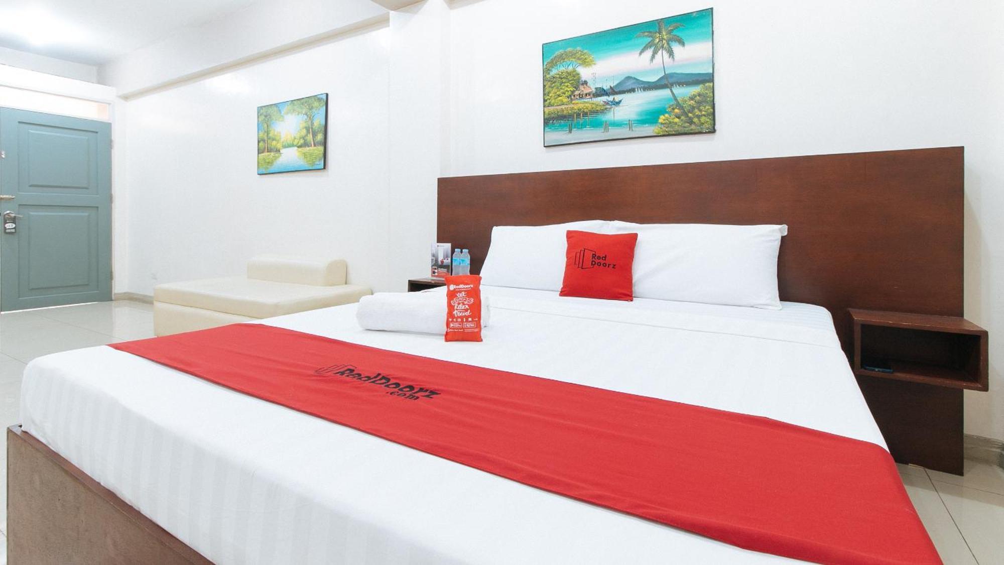 Hotel Reddoorz Near Pasay Taft Esterno foto