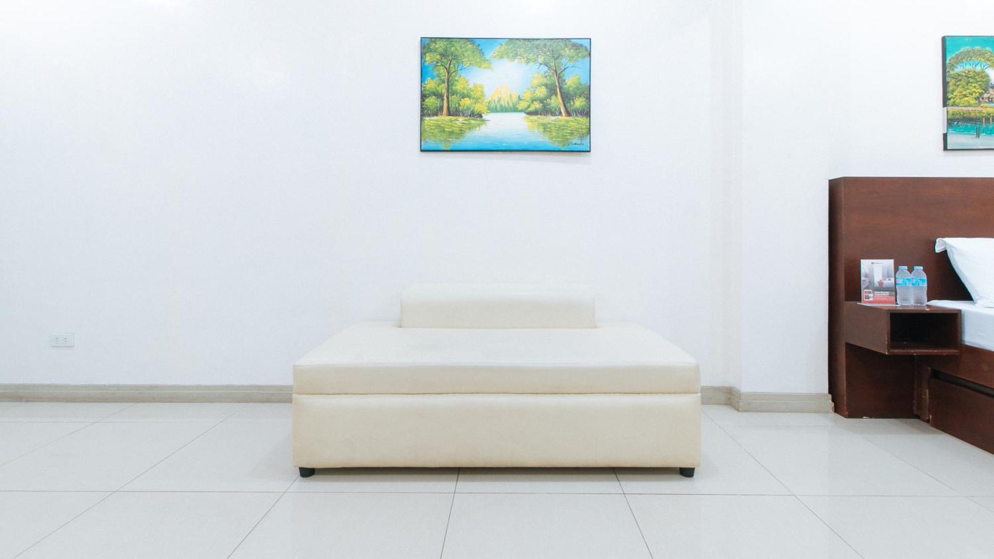 Hotel Reddoorz Near Pasay Taft Esterno foto