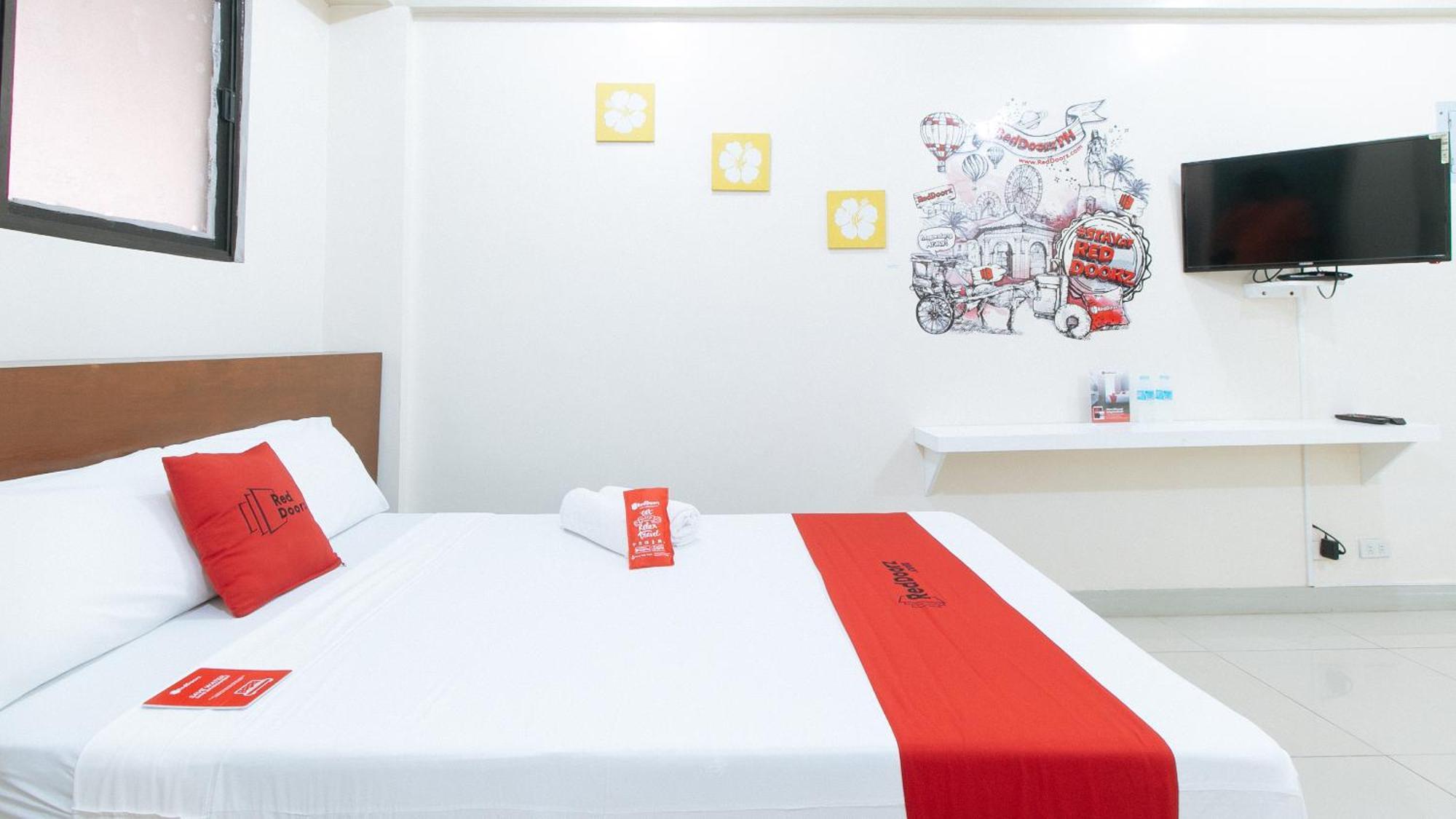 Hotel Reddoorz Near Pasay Taft Esterno foto