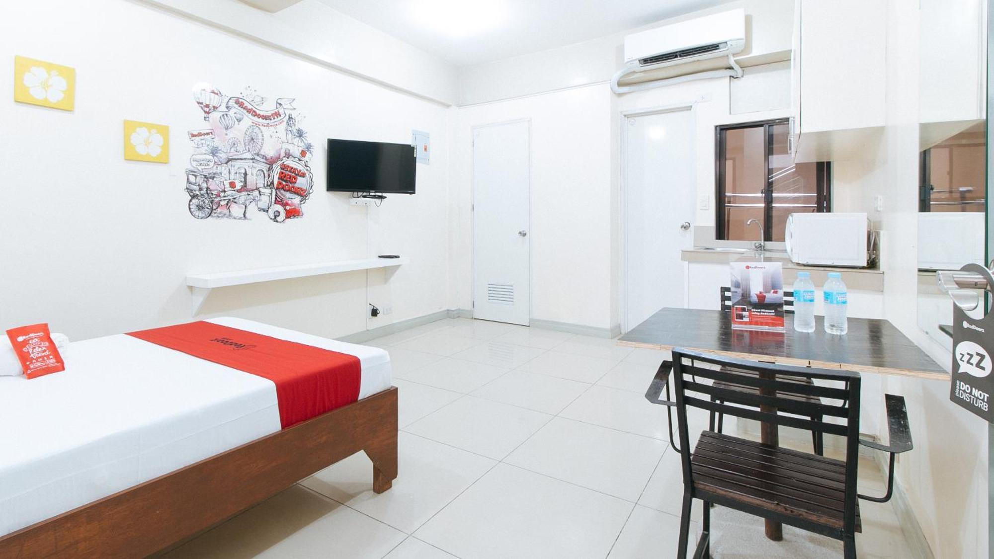 Hotel Reddoorz Near Pasay Taft Esterno foto