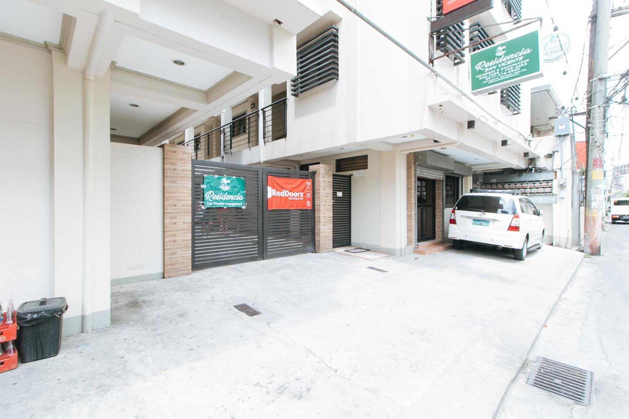 Hotel Reddoorz Near Pasay Taft Esterno foto