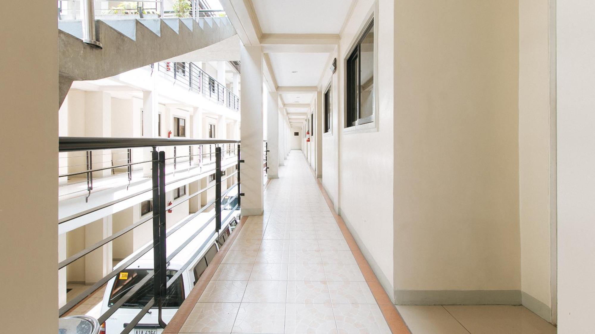 Hotel Reddoorz Near Pasay Taft Esterno foto
